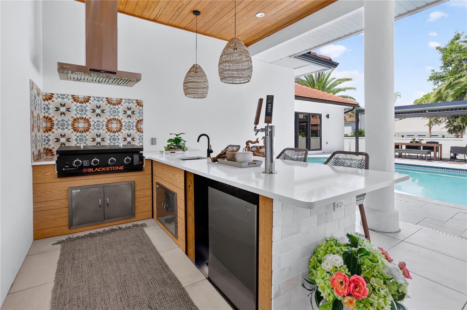 9208 BAY HILL BLVD, ORLANDO, FL, 32819