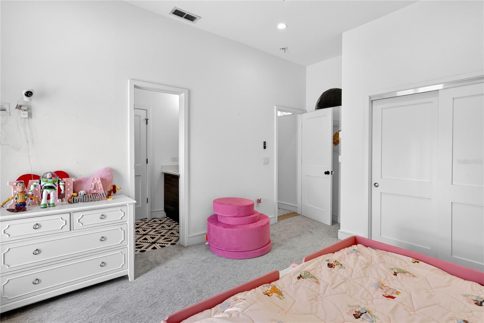 9208 BAY HILL BLVD, ORLANDO, FL, 32819