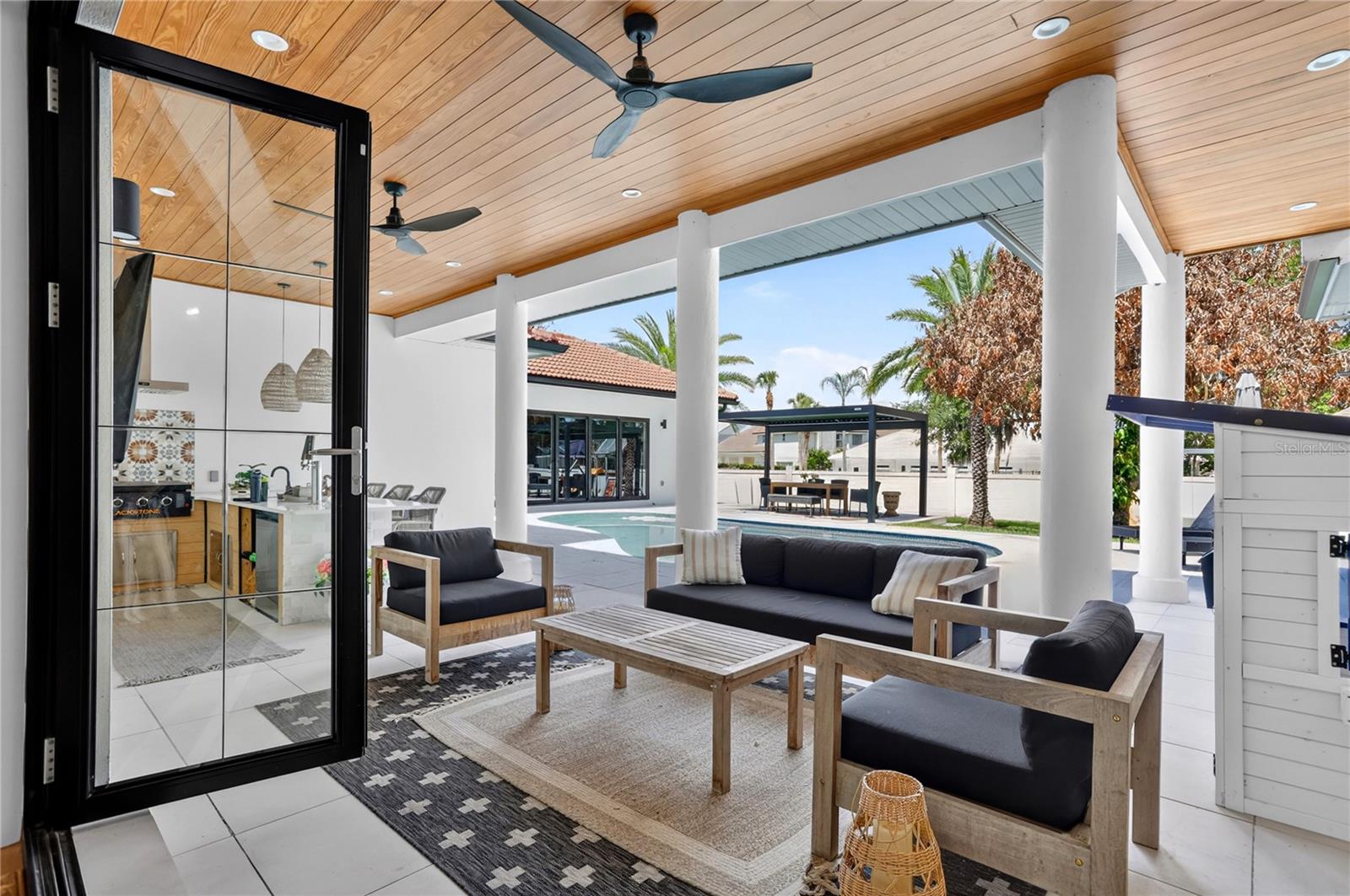 9208 BAY HILL BLVD, ORLANDO, FL, 32819