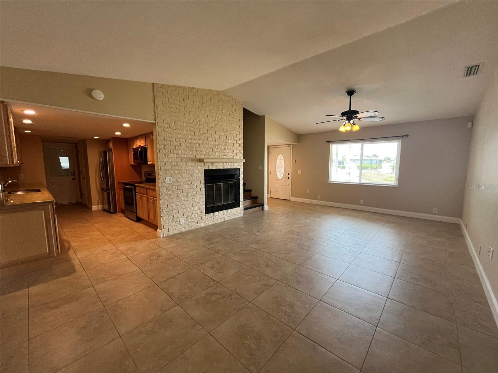 671 SPRING LAKE BLVD NW, PORT CHARLOTTE, FL, 33952