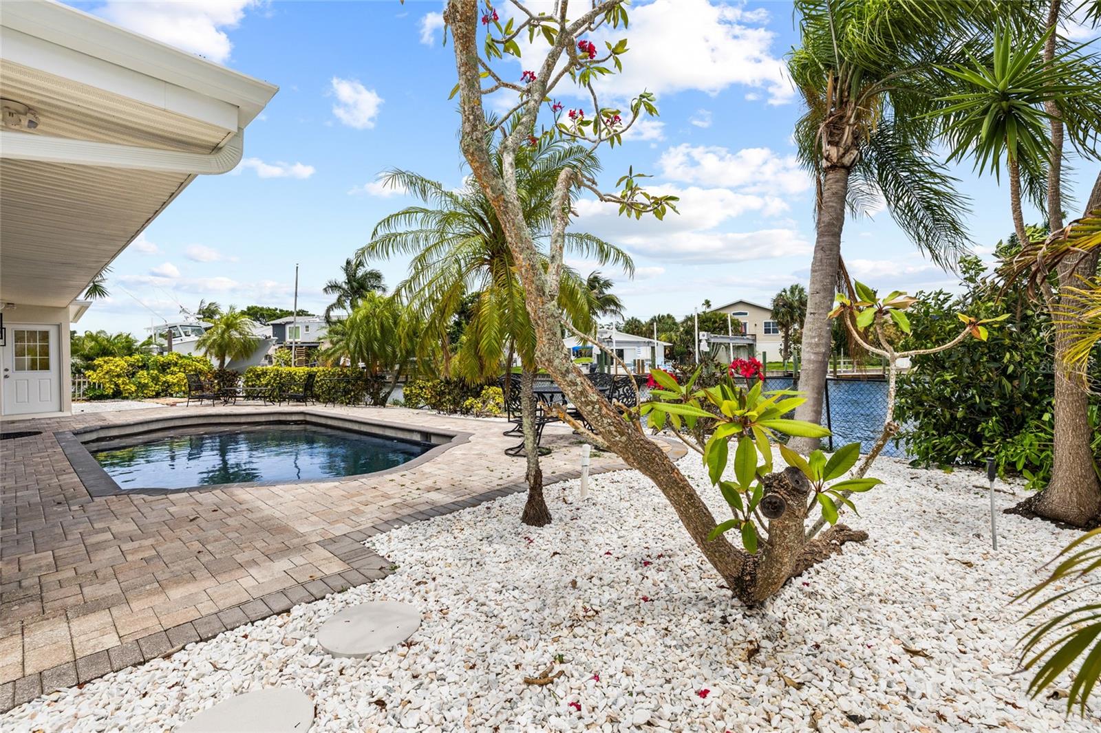 5541 BAYOU GRANDE BLVD NE, ST PETERSBURG, FL, 33703