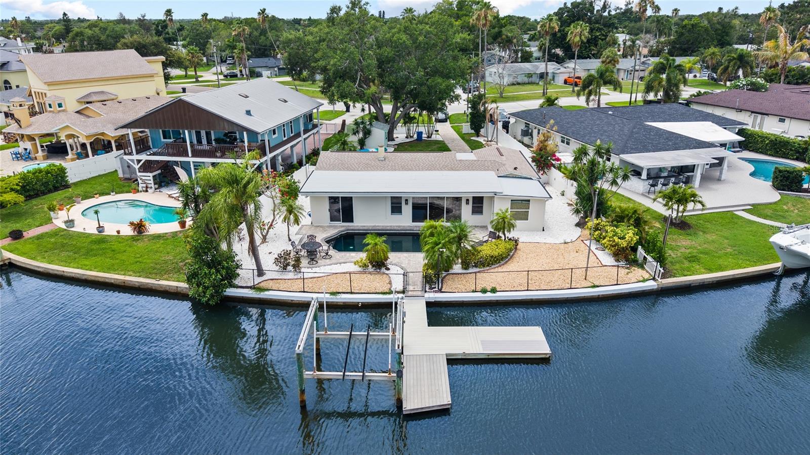 5541 BAYOU GRANDE BLVD NE, ST PETERSBURG, FL, 33703