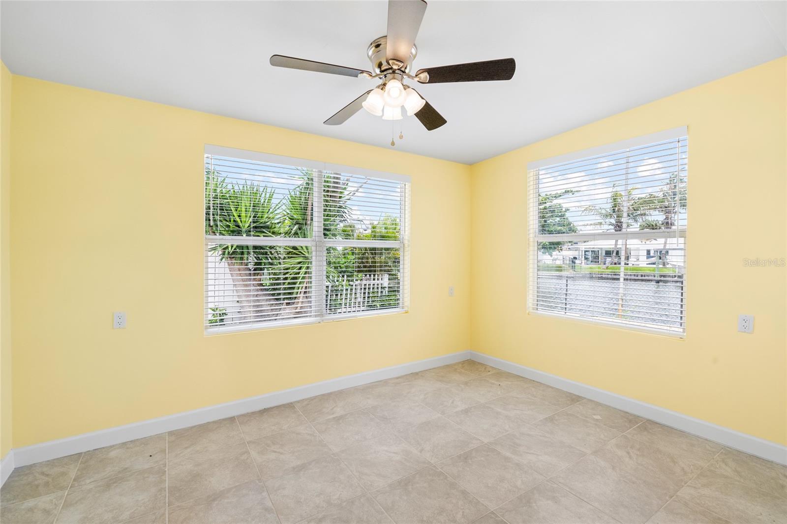 5541 BAYOU GRANDE BLVD NE, ST PETERSBURG, FL, 33703