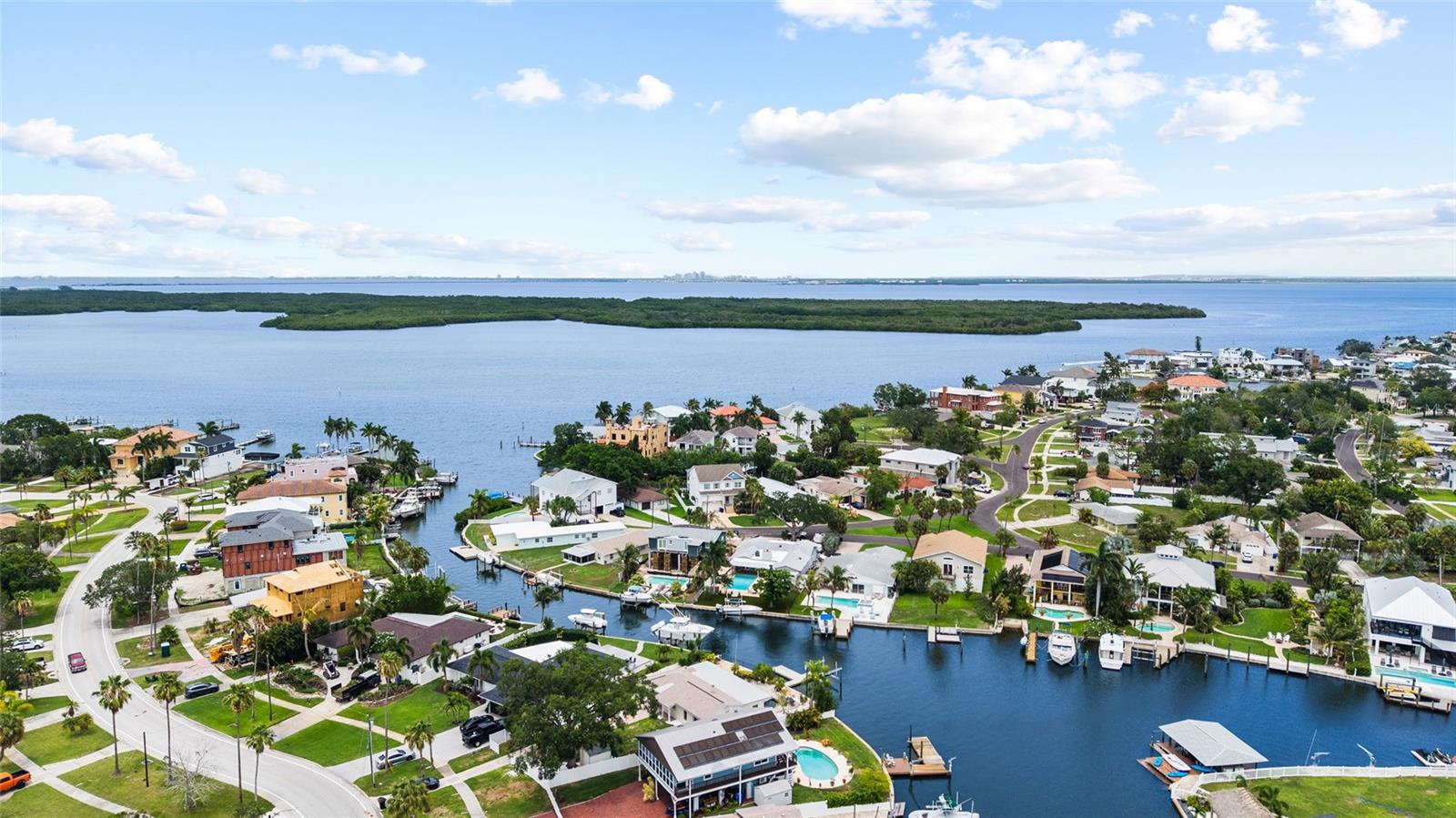 5541 BAYOU GRANDE BLVD NE, ST PETERSBURG, FL, 33703