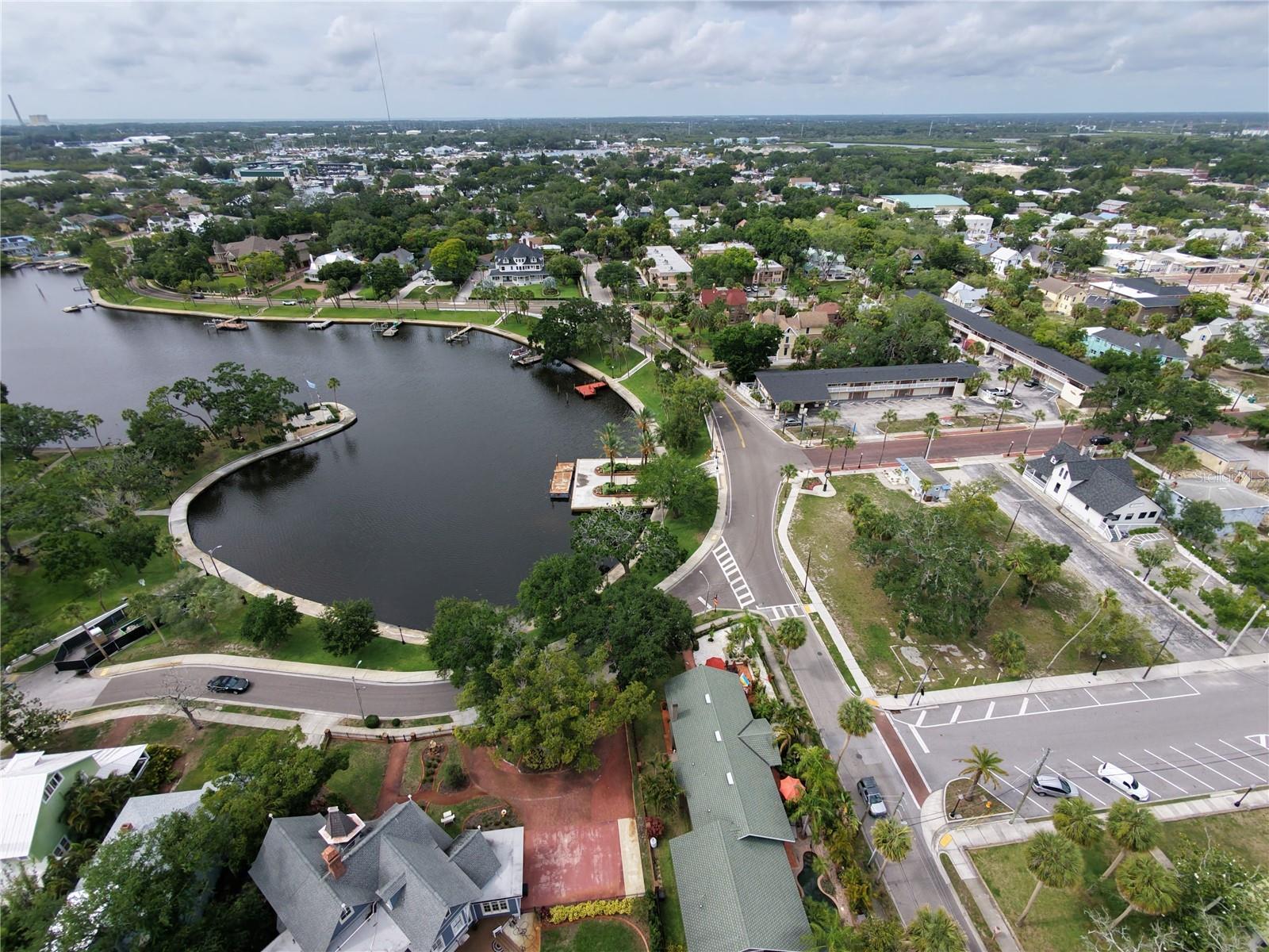 LEMON ST, TARPON SPRINGS, FL, 34689