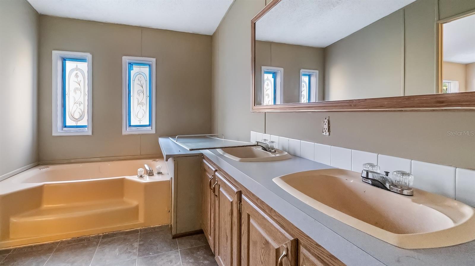 23158 LOOP RD, GROVELAND, FL, 34736