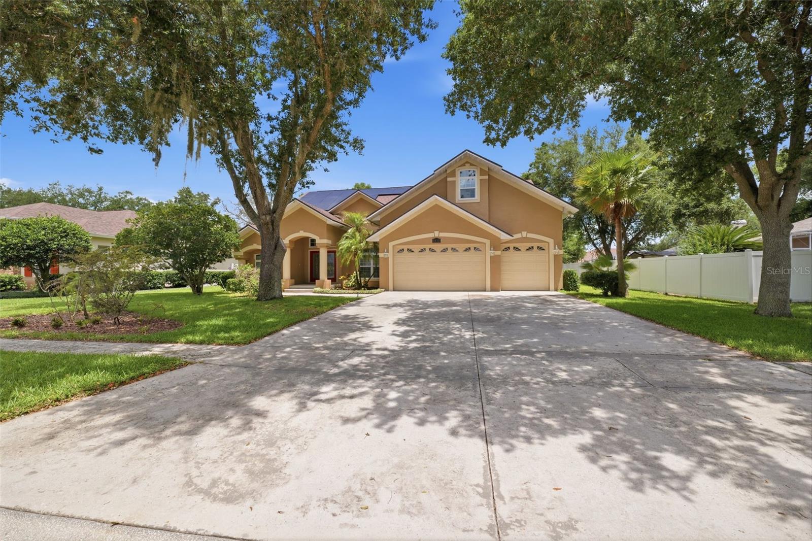 2112 HERITAGE CREST DR, VALRICO, FL, 33594