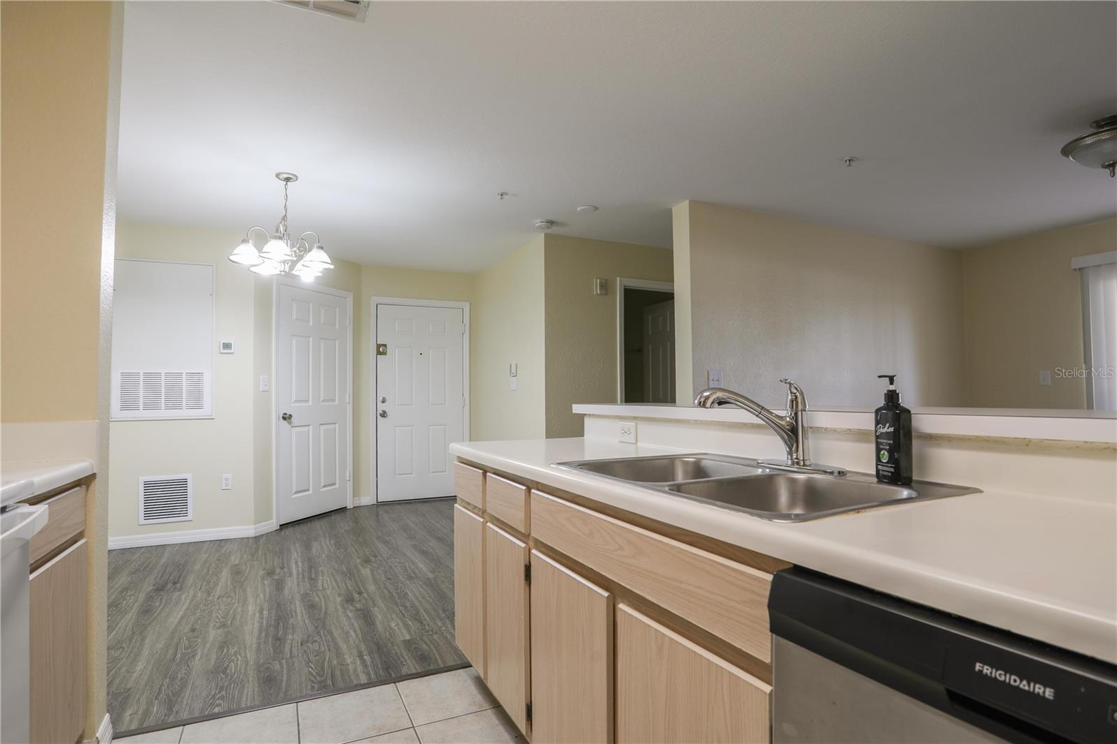 5451 VINELAND RD #2111, ORLANDO, FL, 32811
