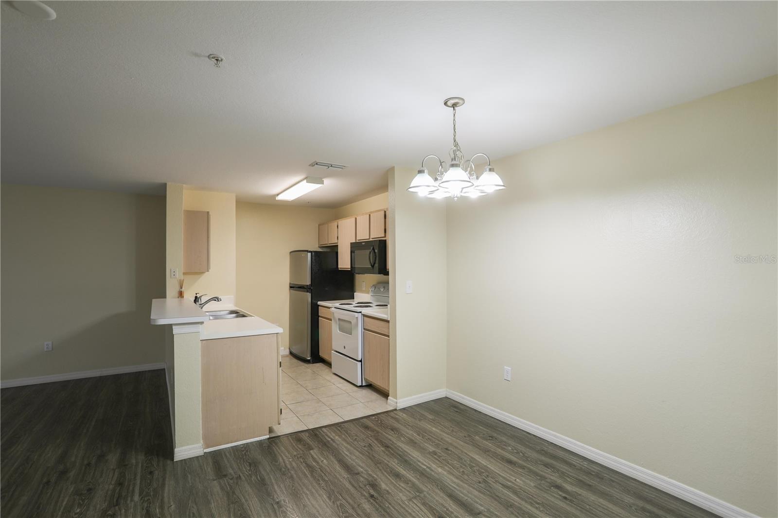 5451 VINELAND RD #2111, ORLANDO, FL, 32811