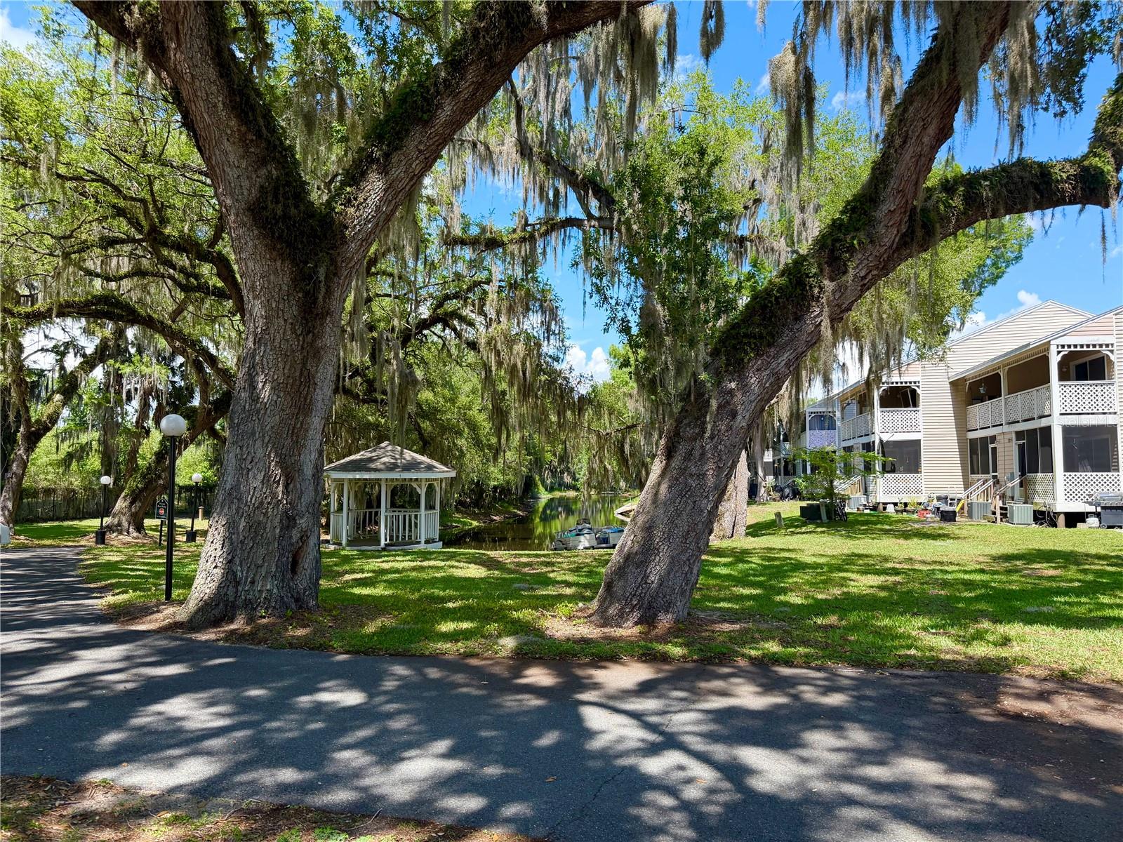 1300 CYPRESS COVE CT, INVERNESS, FL, 34450