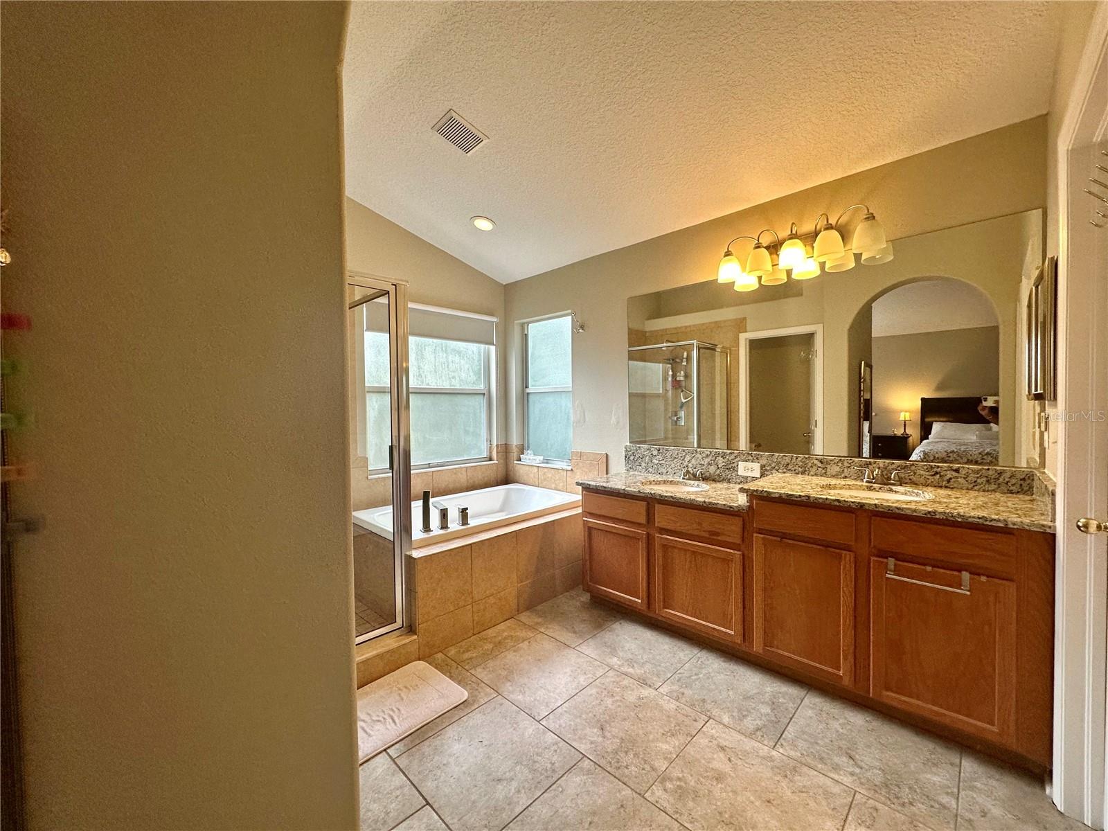 12014 DEACONS CROFT LN, TAMPA, FL, 33626