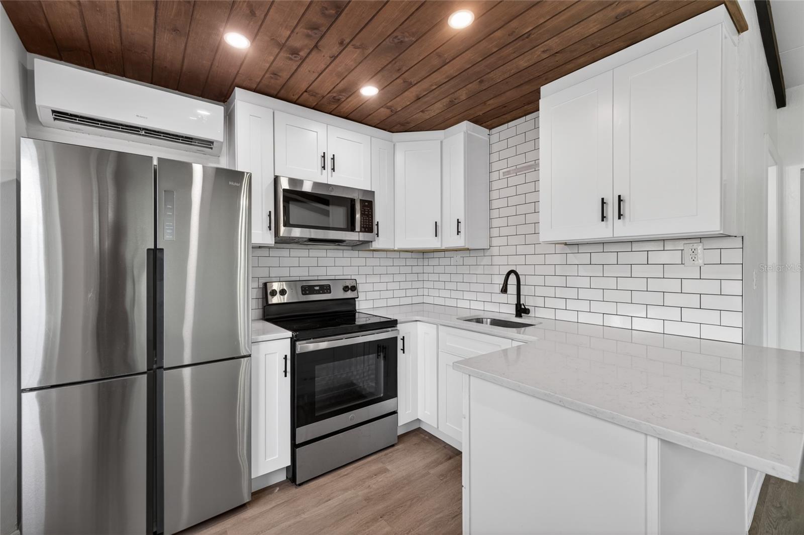 679 71ST AVE NORTH AVE N, ST PETERSBURG, FL, 33702