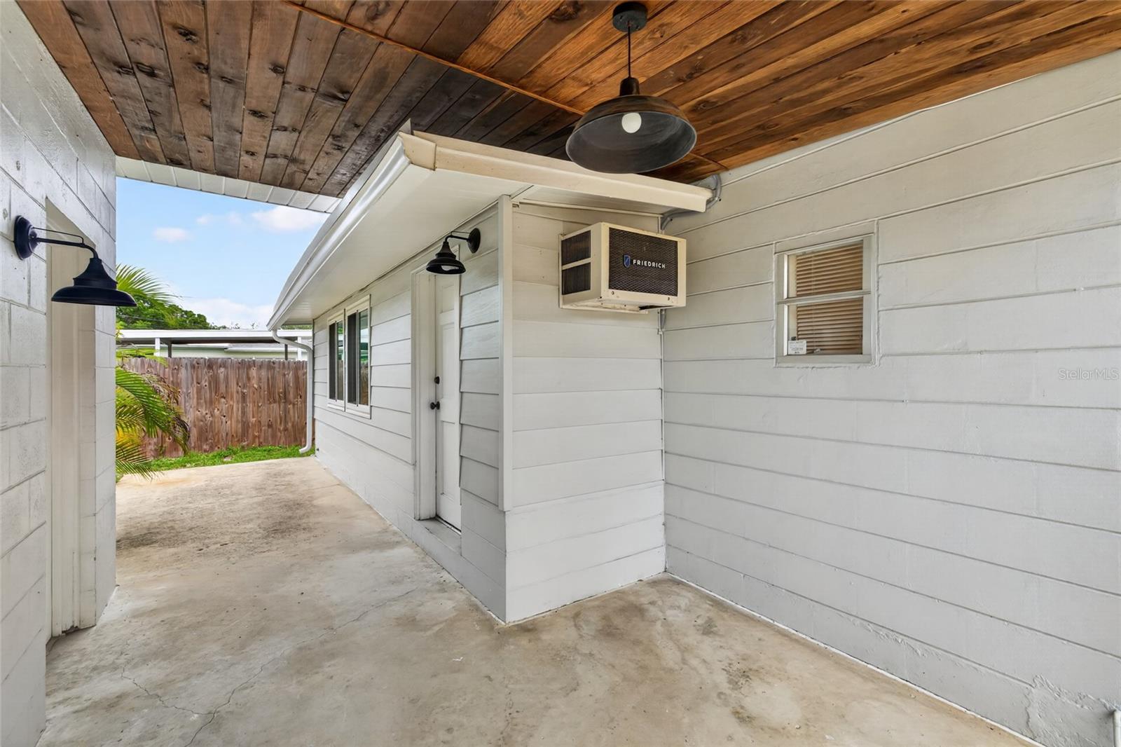 679 71ST AVE NORTH AVE N, ST PETERSBURG, FL, 33702
