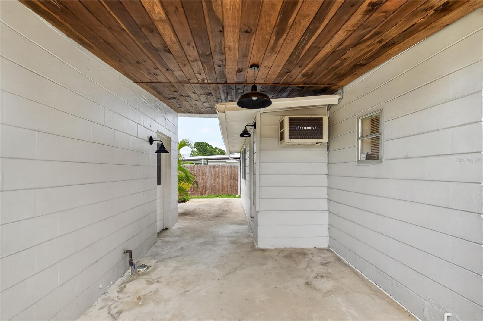 679 71ST AVE NORTH AVE N, ST PETERSBURG, FL, 33702