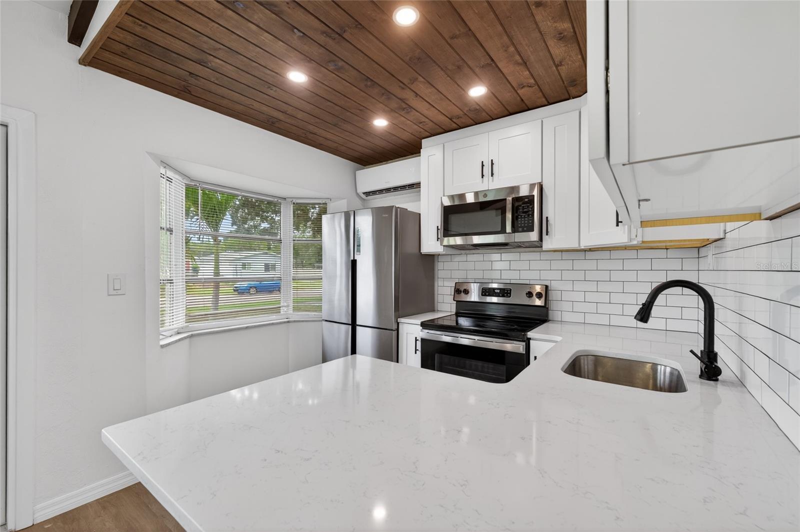 679 71ST AVE NORTH AVE N, ST PETERSBURG, FL, 33702