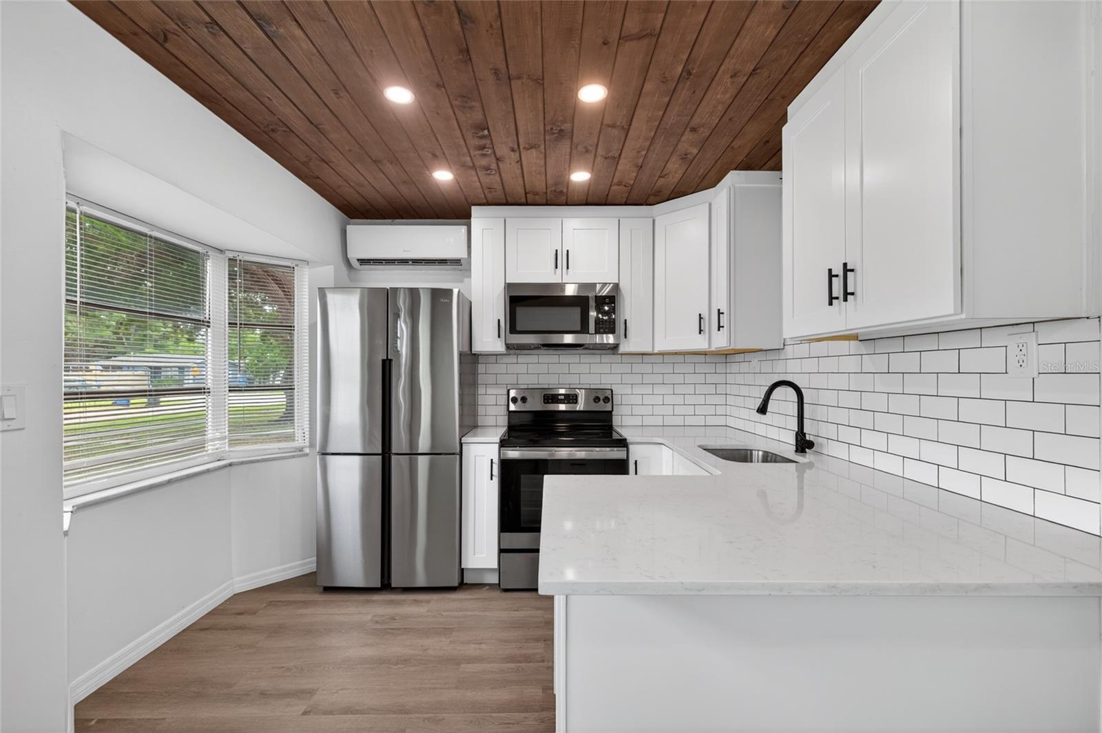679 71ST AVE NORTH AVE N, ST PETERSBURG, FL, 33702