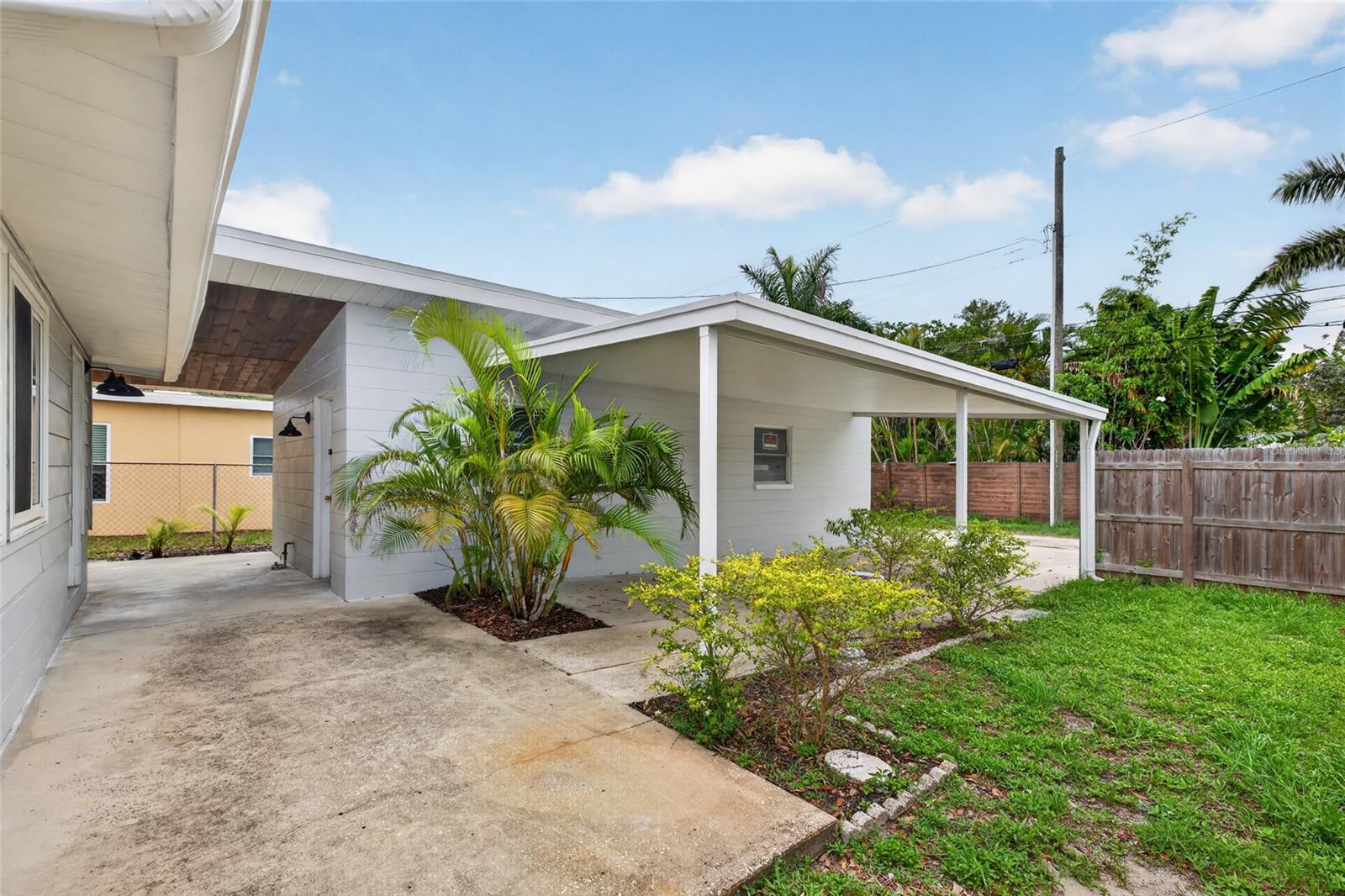 679 71ST AVE NORTH AVE N, ST PETERSBURG, FL, 33702