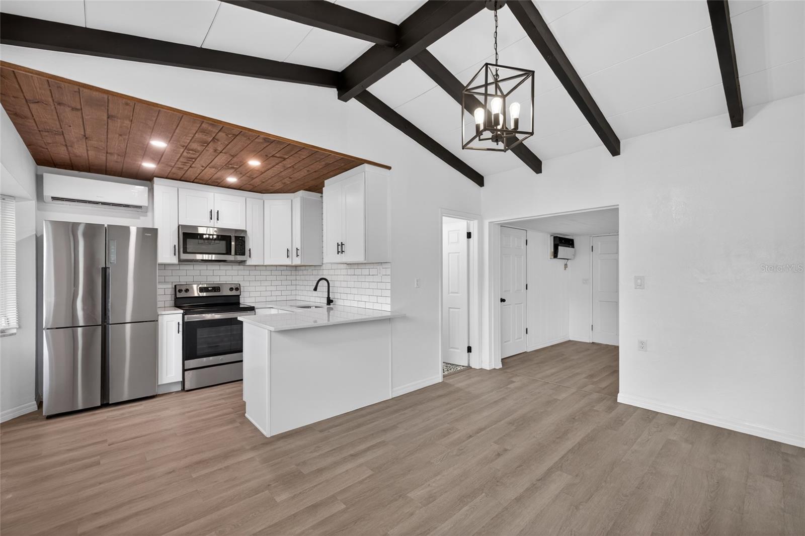 679 71ST AVE NORTH AVE N, ST PETERSBURG, FL, 33702