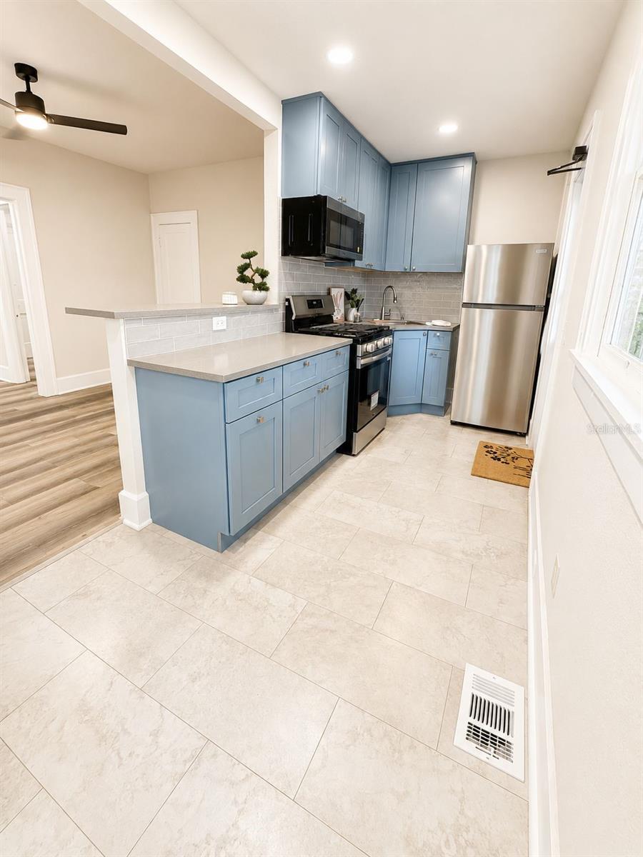 824 6TH ST N #2, ST PETERSBURG, FL, 33701