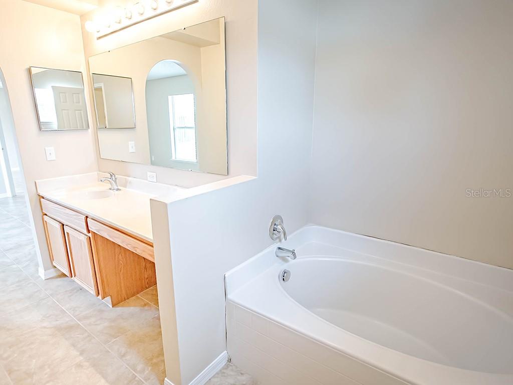 2139 SANDRIDGE CIR, EUSTIS, FL, 32726
