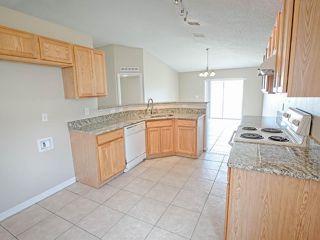 2139 SANDRIDGE CIR, EUSTIS, FL, 32726