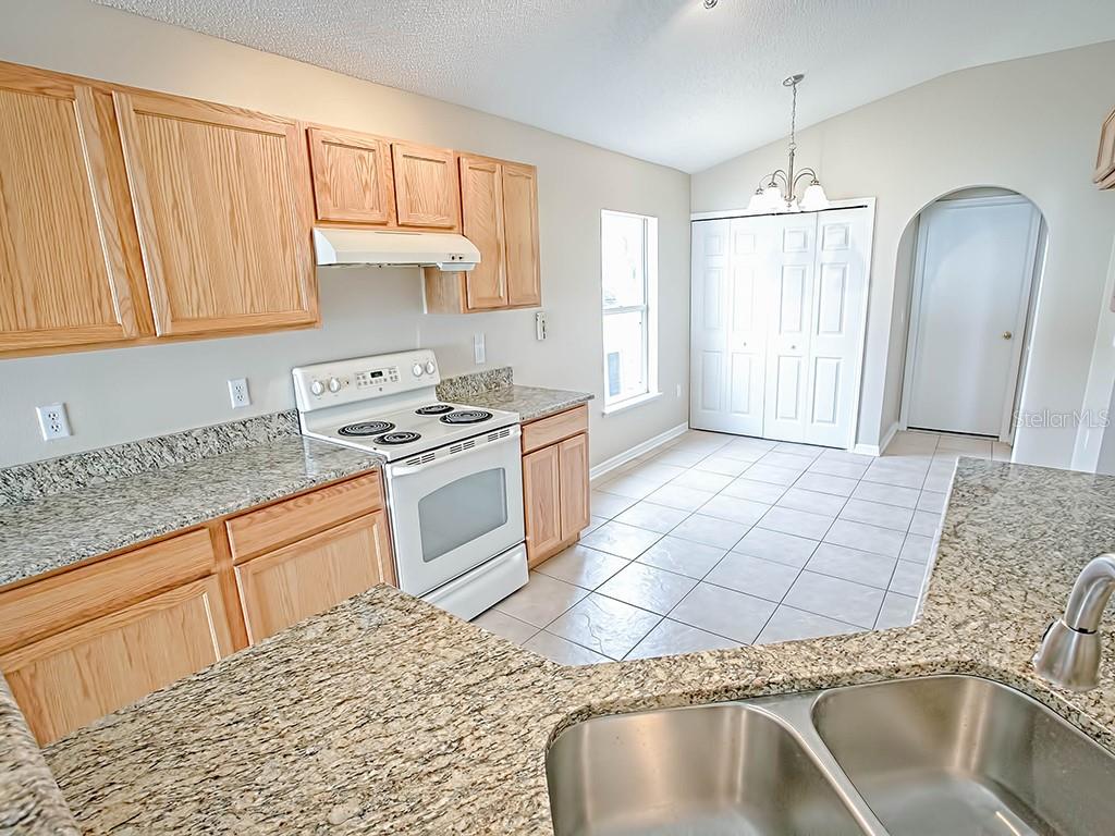 2139 SANDRIDGE CIR, EUSTIS, FL, 32726
