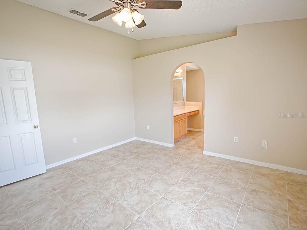 2139 SANDRIDGE CIR, EUSTIS, FL, 32726