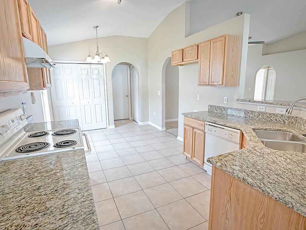 2139 SANDRIDGE CIR, EUSTIS, FL, 32726