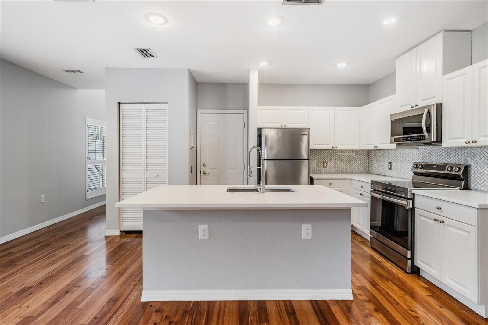 404 S WILLOW AVE #B, TAMPA, FL, 33606