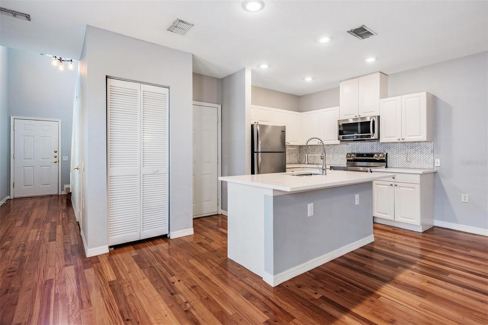 404 S WILLOW AVE #B, TAMPA, FL, 33606