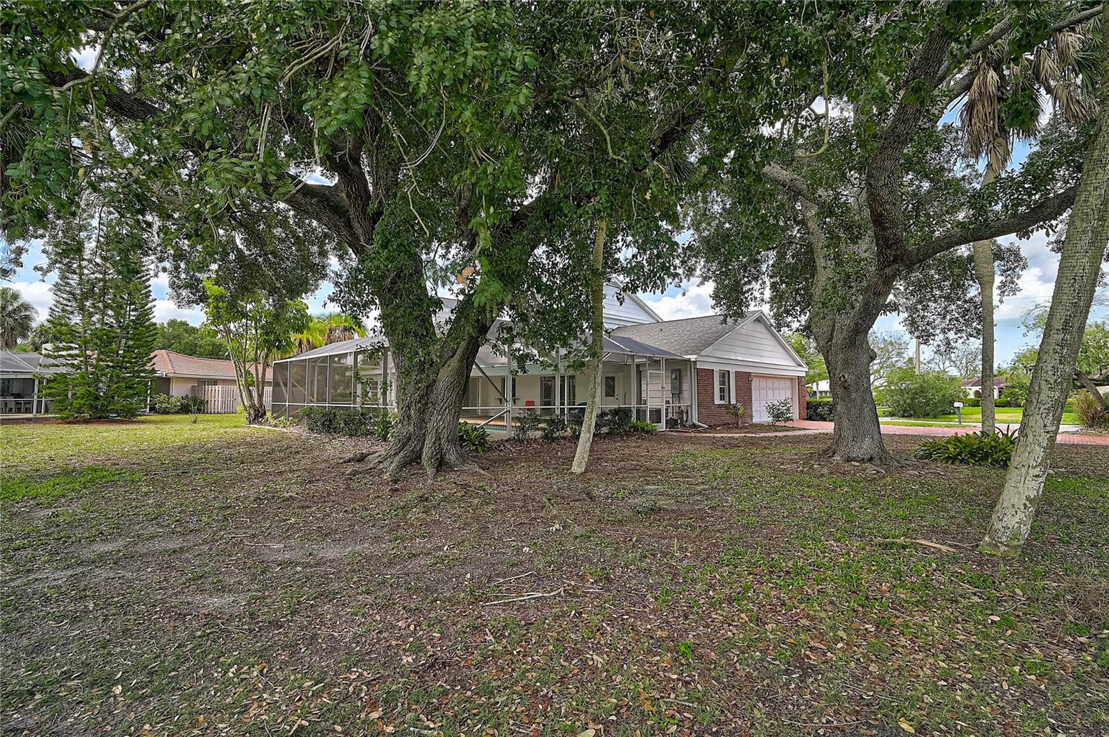 3215 PINE VALLEY DR, SARASOTA, FL, 34239
