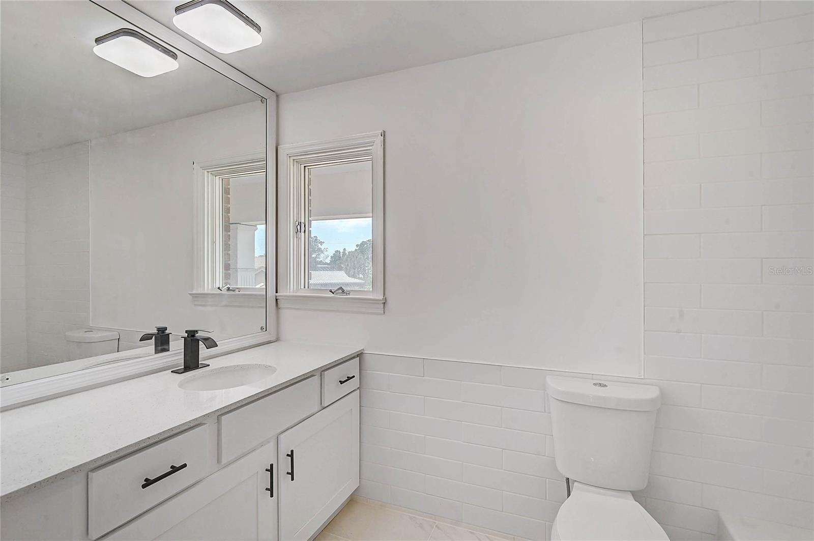 3215 PINE VALLEY DR, SARASOTA, FL, 34239