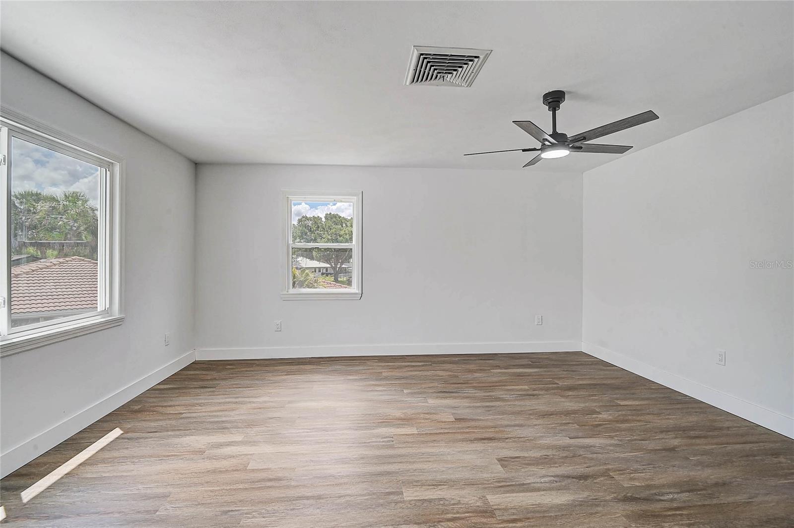3215 PINE VALLEY DR, SARASOTA, FL, 34239