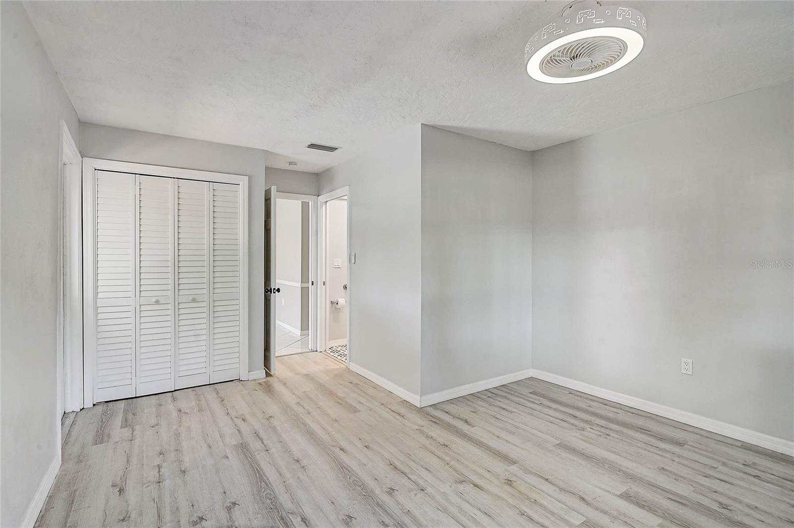 3215 PINE VALLEY DR, SARASOTA, FL, 34239