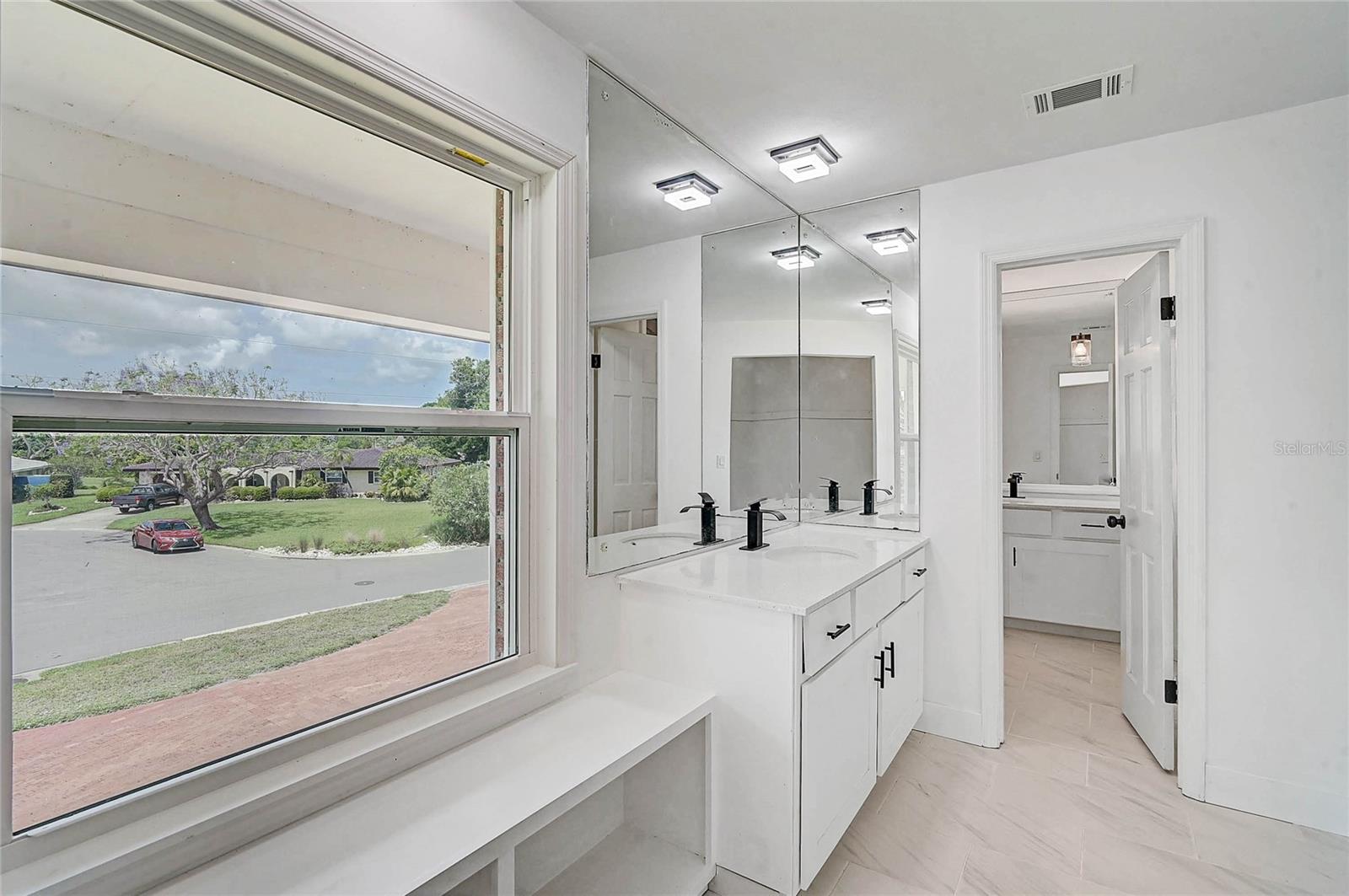 3215 PINE VALLEY DR, SARASOTA, FL, 34239