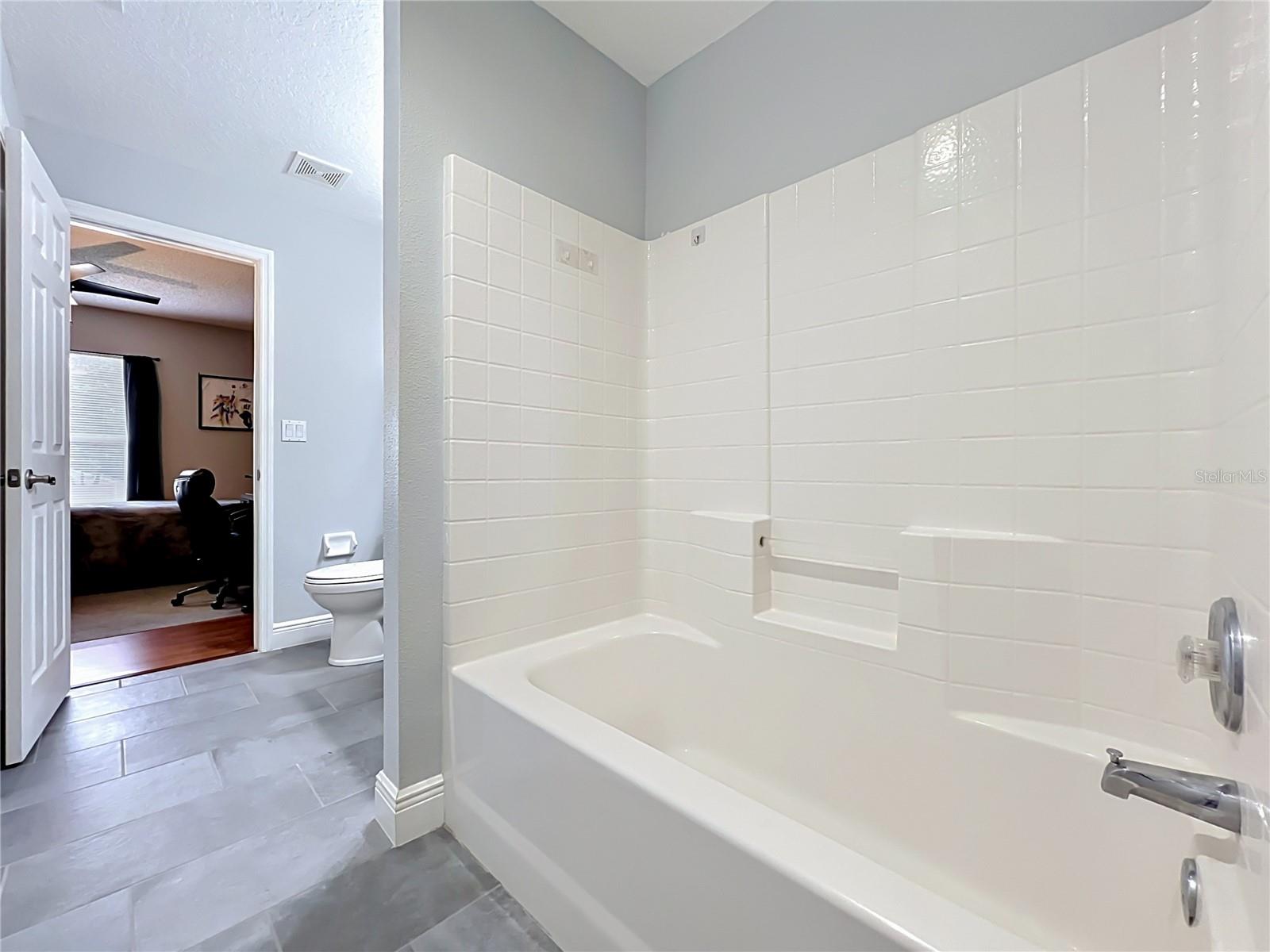 1123 LAKEVIEW OAKS DR, MINNEOLA, FL, 34715