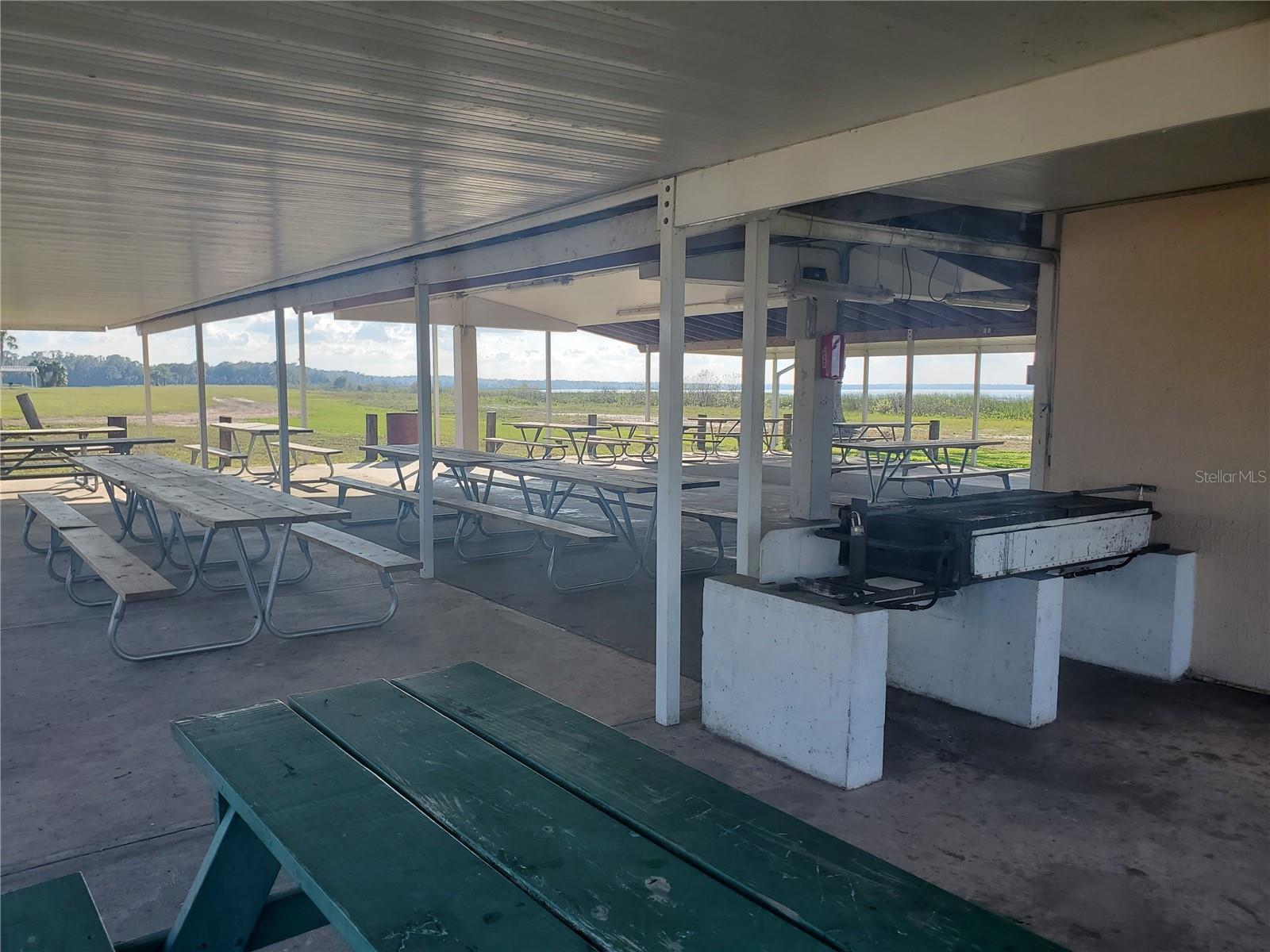 715 INDIAN LAKE DR, INDIAN LAKE ESTATES, FL, 33855
