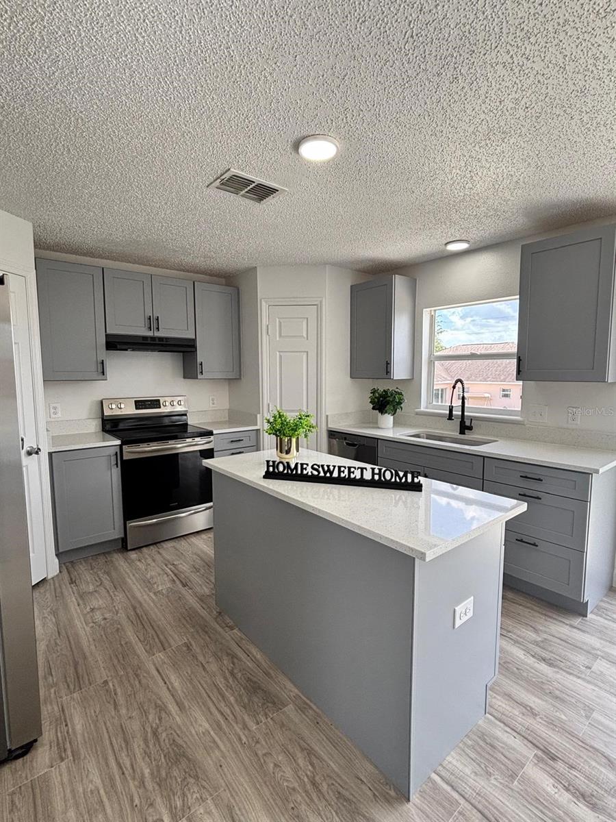 404 MANITOBA DR, KISSIMMEE, FL, 34759