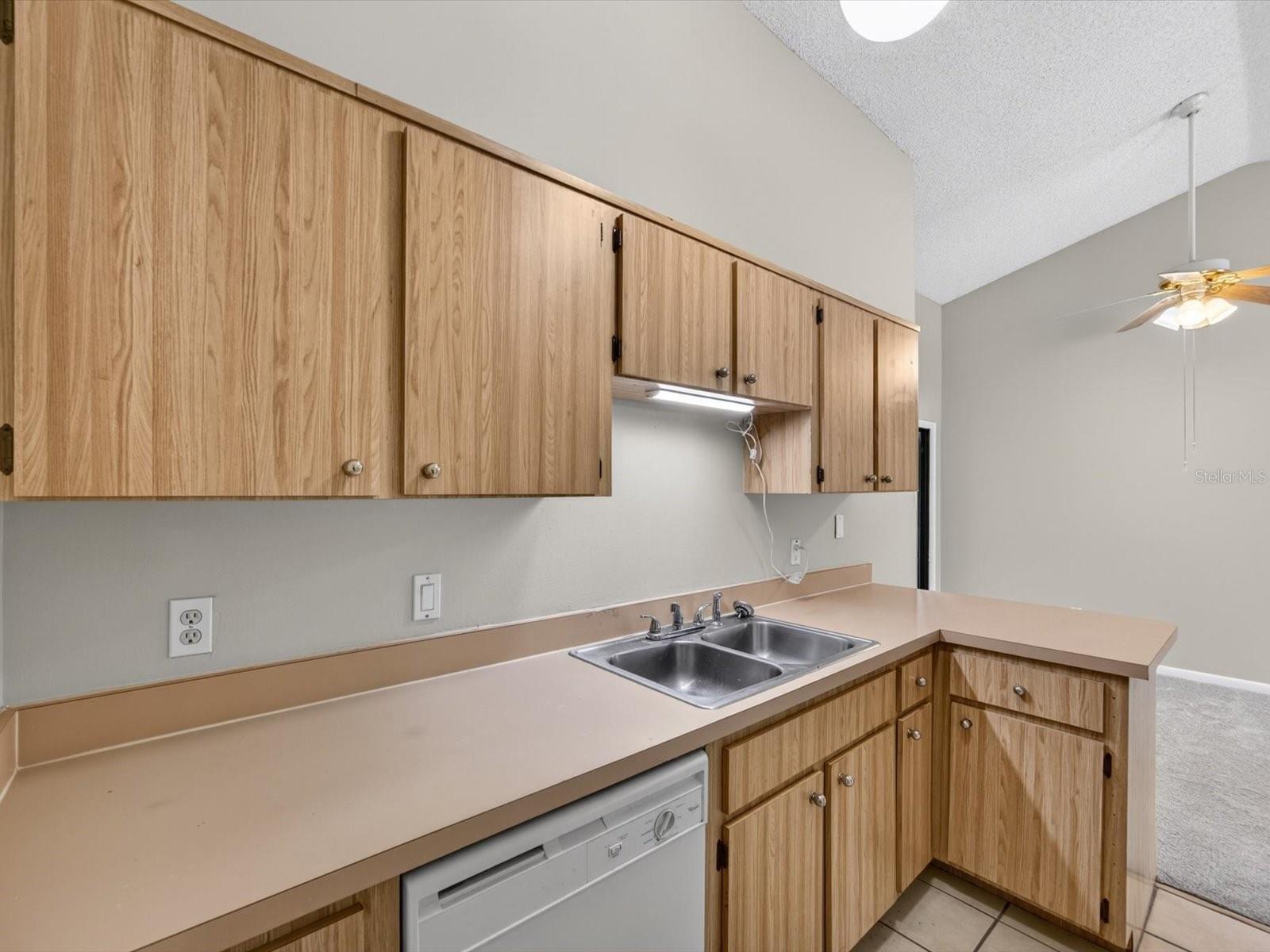 724 LAKESIDE DR, WINTER SPRINGS, FL, 32708