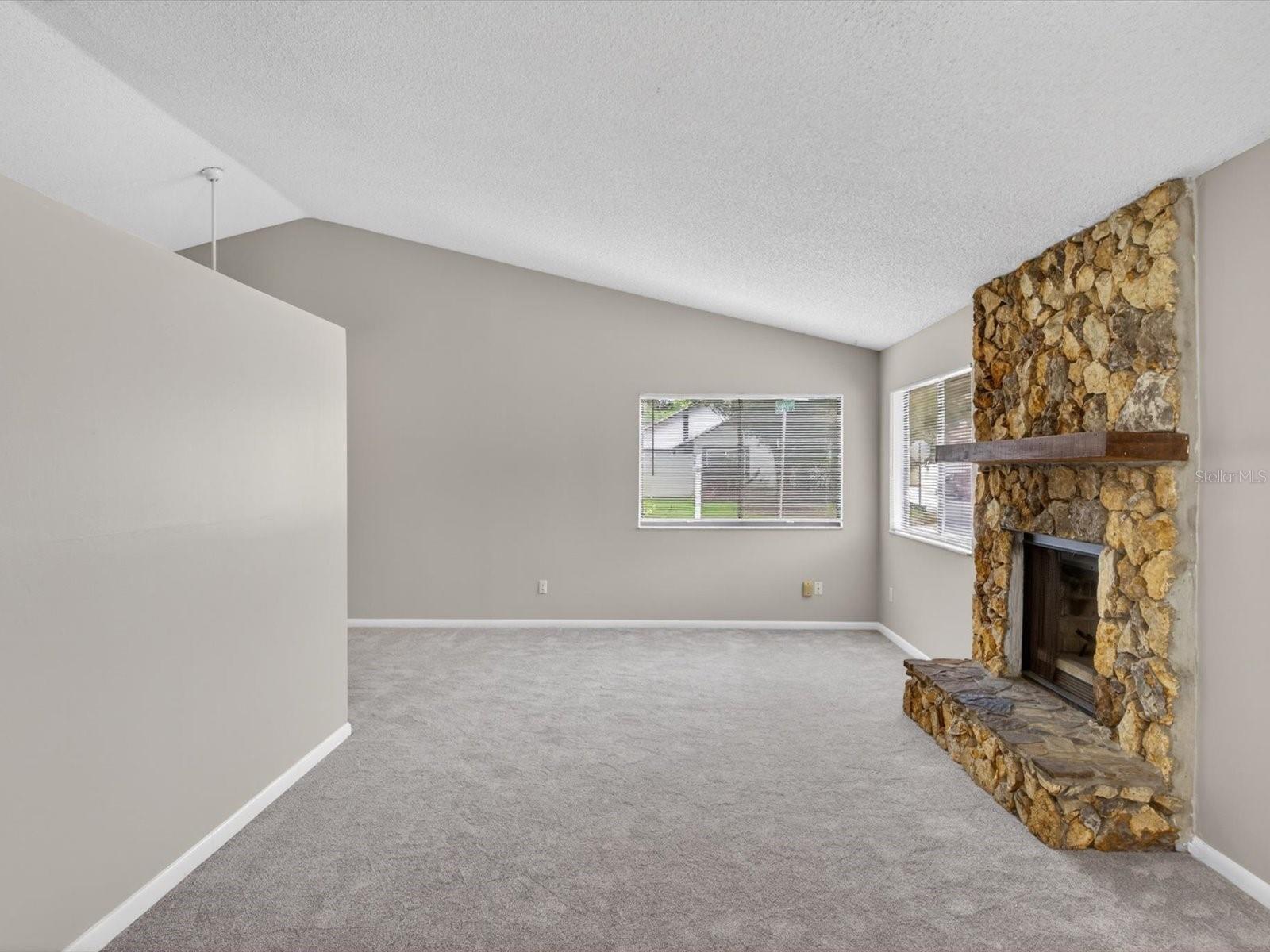 724 LAKESIDE DR, WINTER SPRINGS, FL, 32708