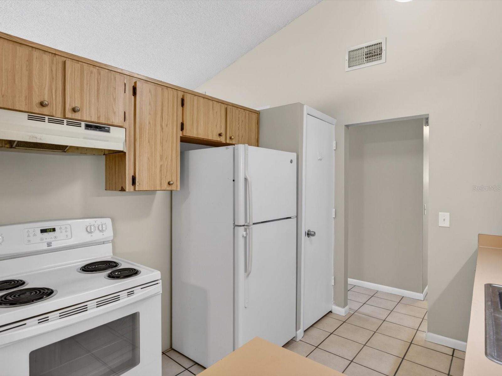 724 LAKESIDE DR, WINTER SPRINGS, FL, 32708