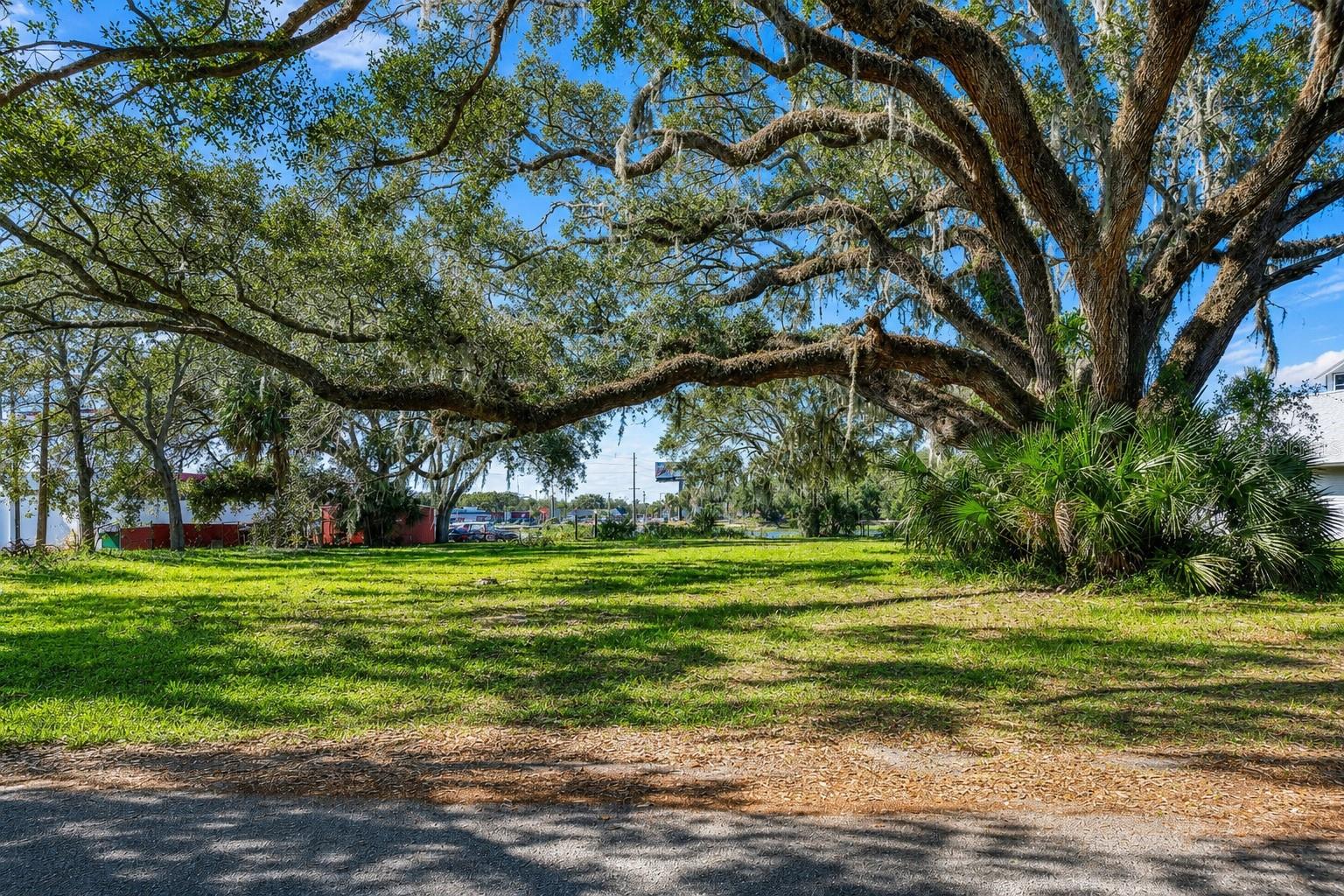 1214 W BRANDON BLVD, BRANDON, FL, 33511