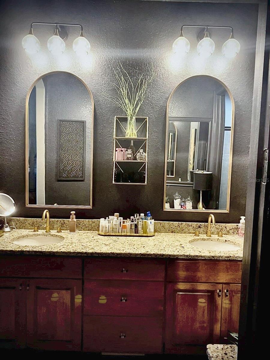 6013 BOWEN DANIEL #105, TAMPA, FL, 33616