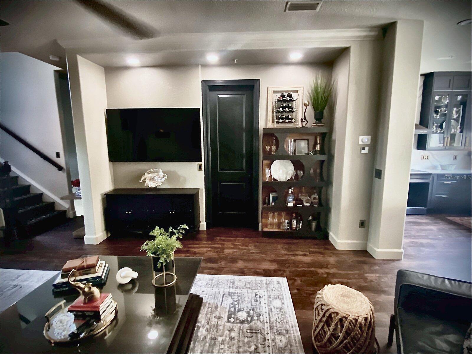 6013 BOWEN DANIEL #105, TAMPA, FL, 33616