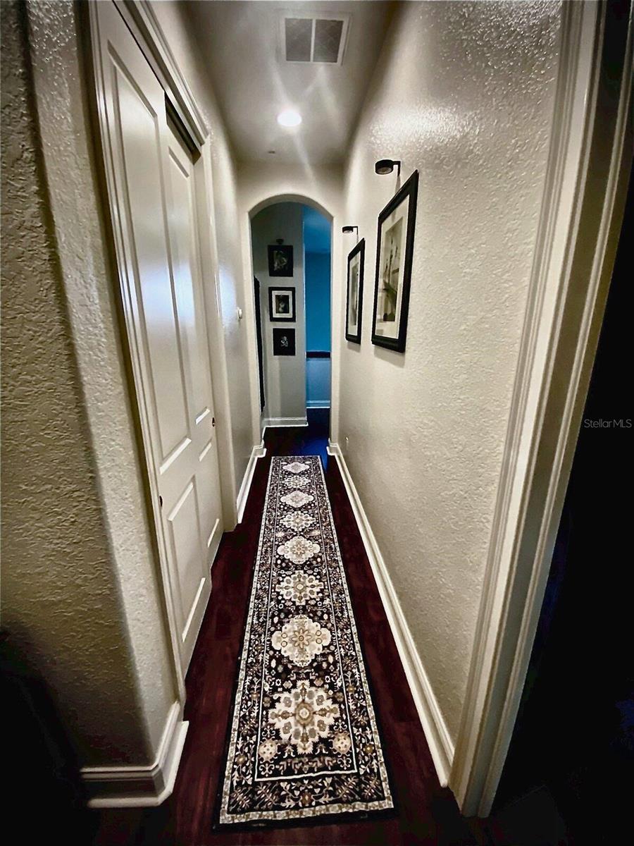 6013 BOWEN DANIEL #105, TAMPA, FL, 33616