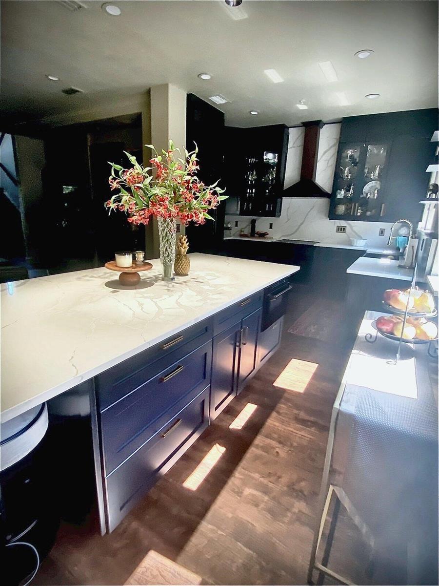 6013 BOWEN DANIEL #105, TAMPA, FL, 33616