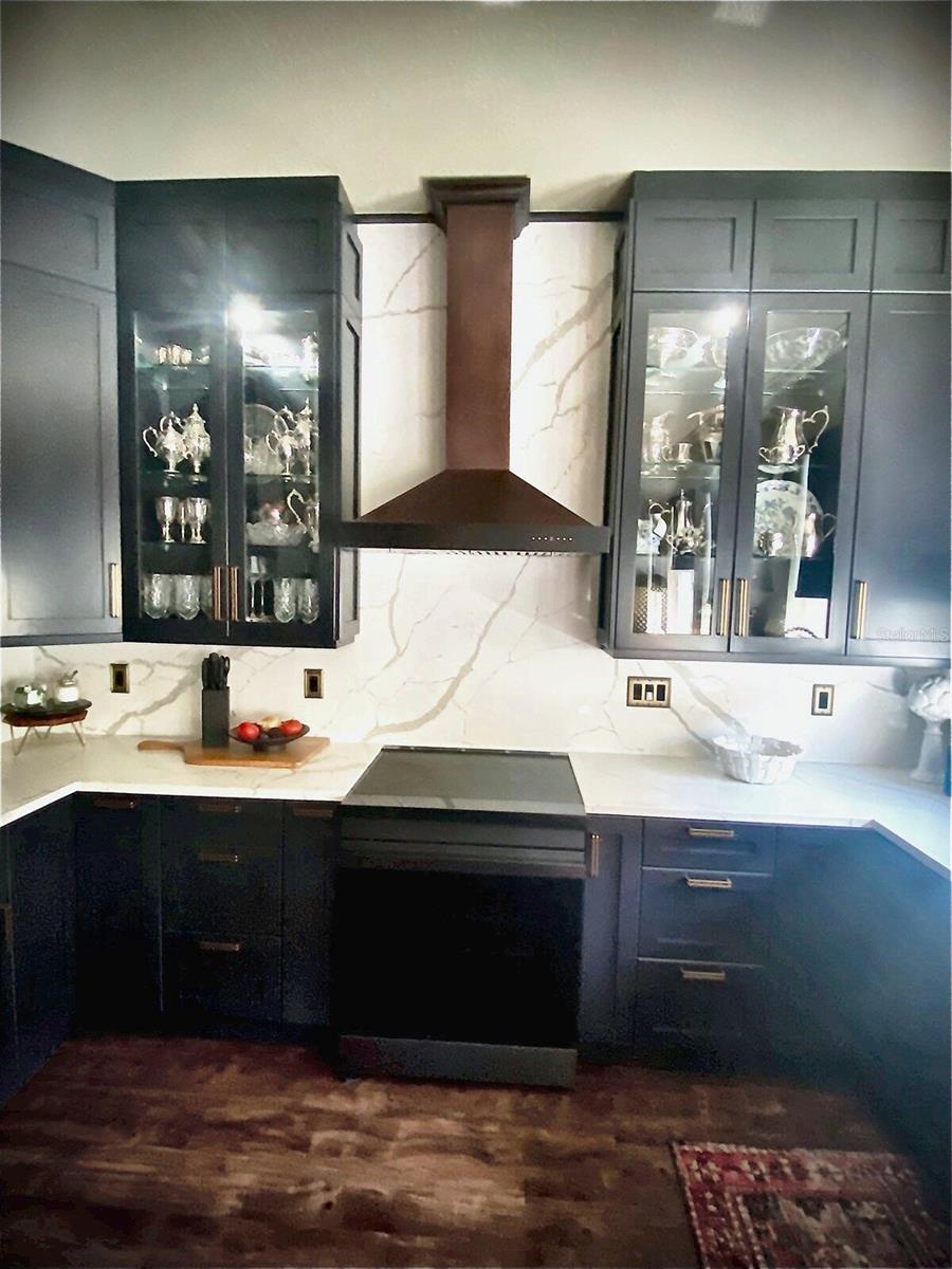6013 BOWEN DANIEL #105, TAMPA, FL, 33616