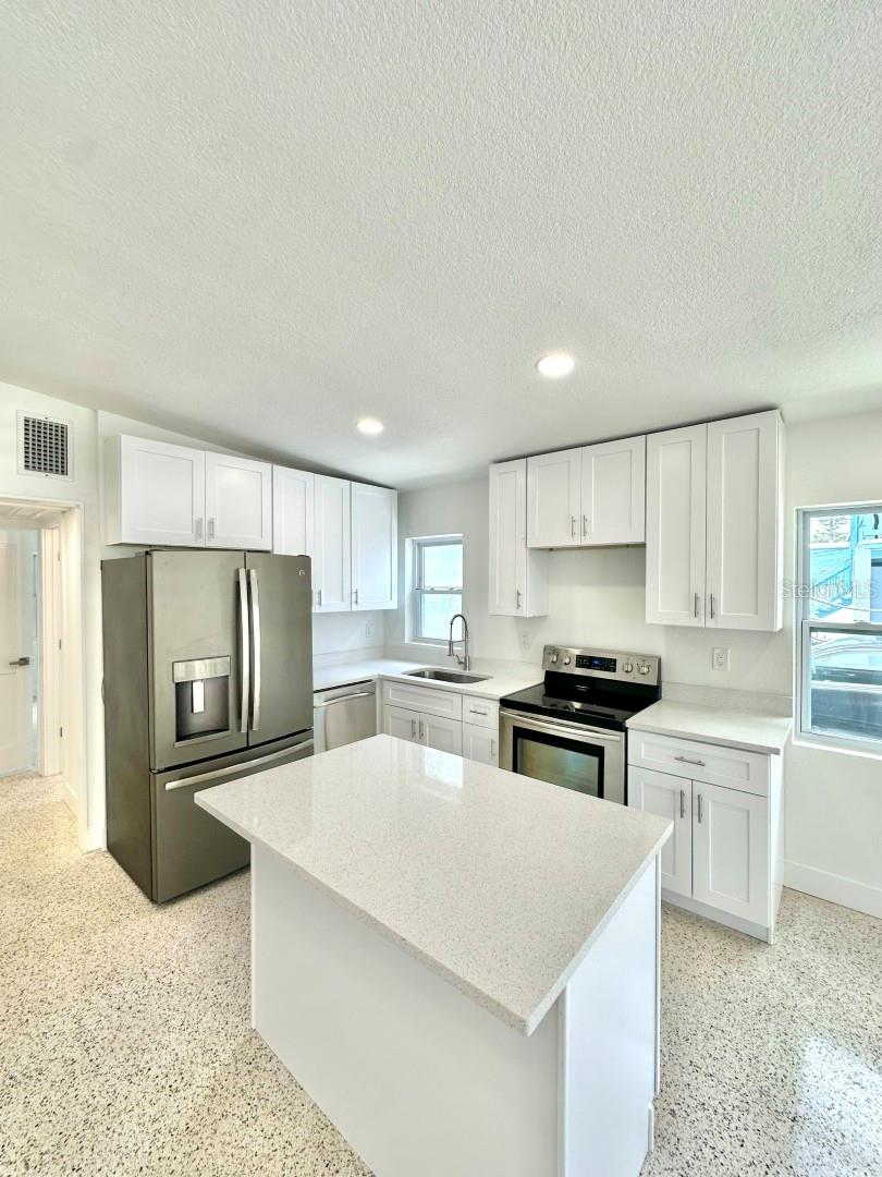 14147 PALM ST #2, MADEIRA BEACH, FL, 33708