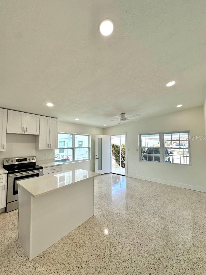 14147 PALM ST #2, MADEIRA BEACH, FL, 33708