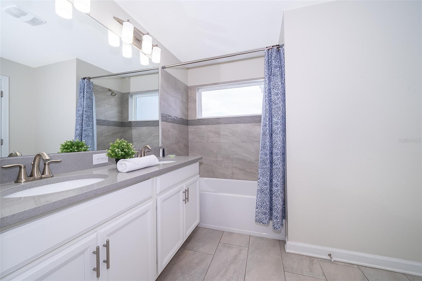 212 OCEAN COURSE AVE, DAVENPORT, FL, 33896
